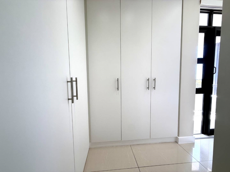 To Let 2 Bedroom Property for Rent in Green Point Western Cape